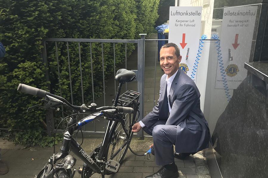 Urkundenübergabe
